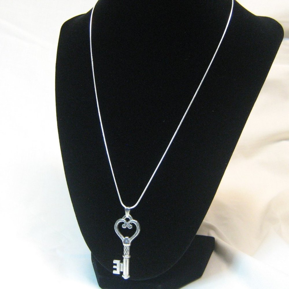 Skeleton key pendant